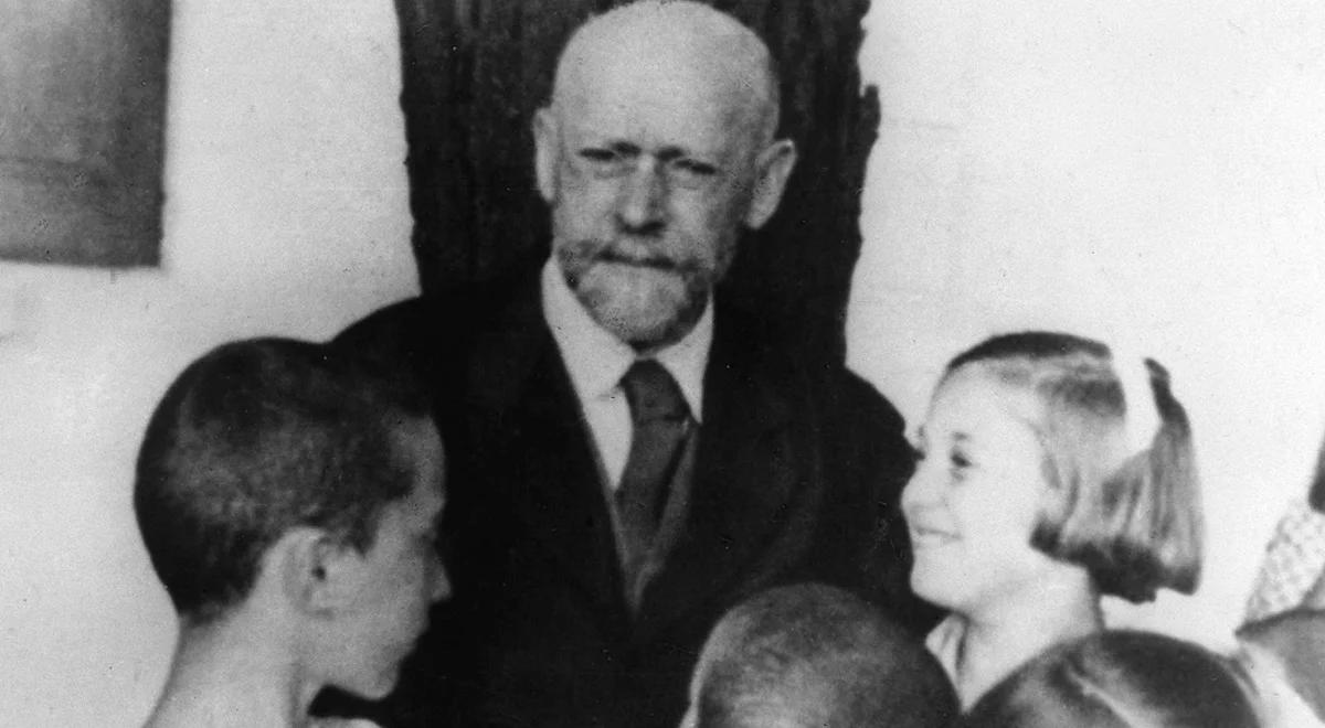 Janusz Korczak. "Do końca trzymał dzieci za ręce, zginął razem z nimi"