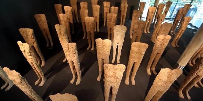 Padł rekord w historii polskich aukcji sztuki. Słynny "Tłum III" Abakanowicz sprzedany