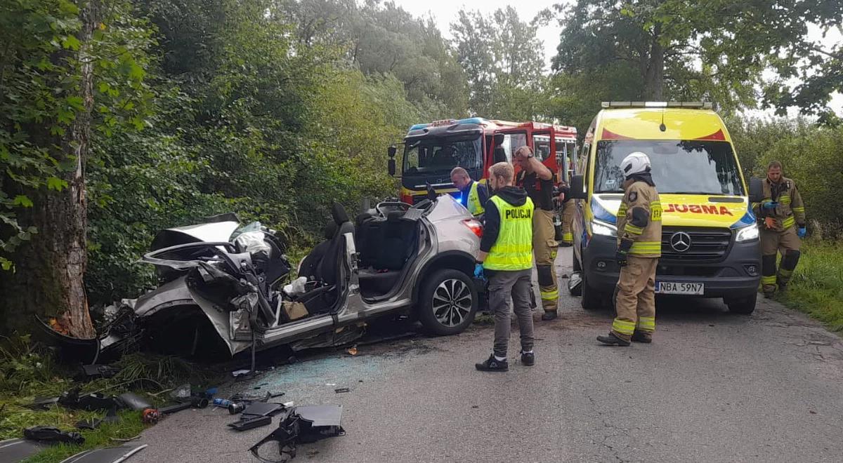 Górowo Iławeckie. Tragedia na prostej drodze. Nie żyją 30-latek i niemowlę