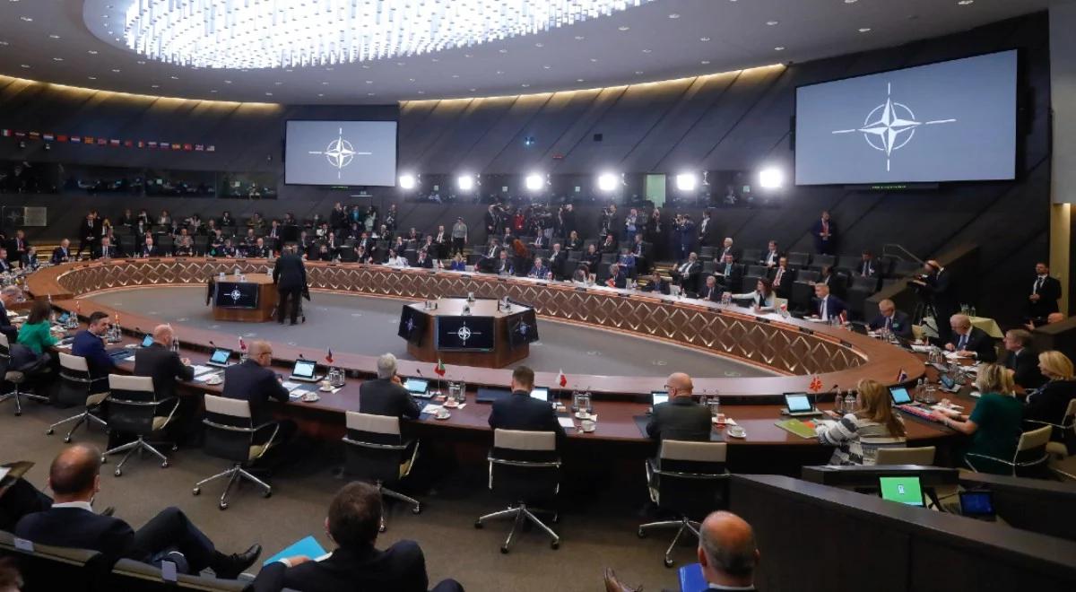 NATO planuje zmiany w rozmieszczeniu sił. Trwa nadzwyczajny szczyt ministrów obrony Sojuszu