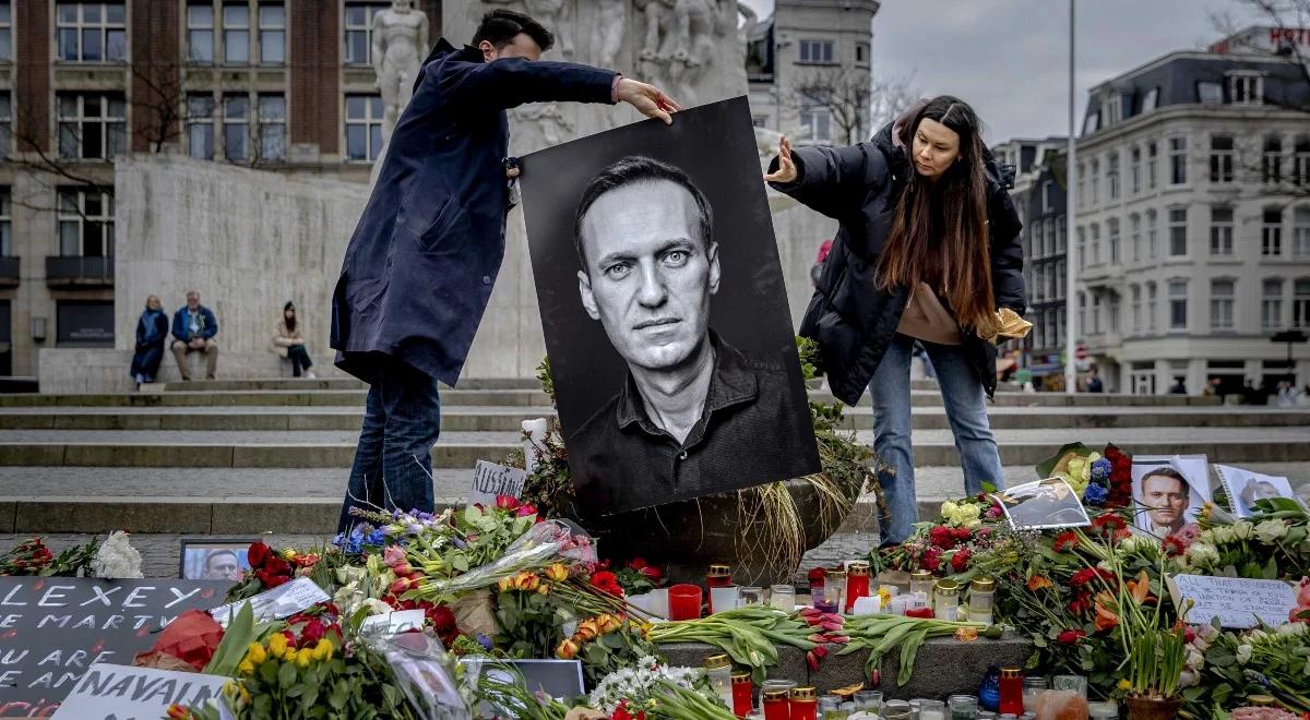 Śmierć Nawalnego. Rosjanie oddają mu hołd. Zatrzymano kilkaset osób