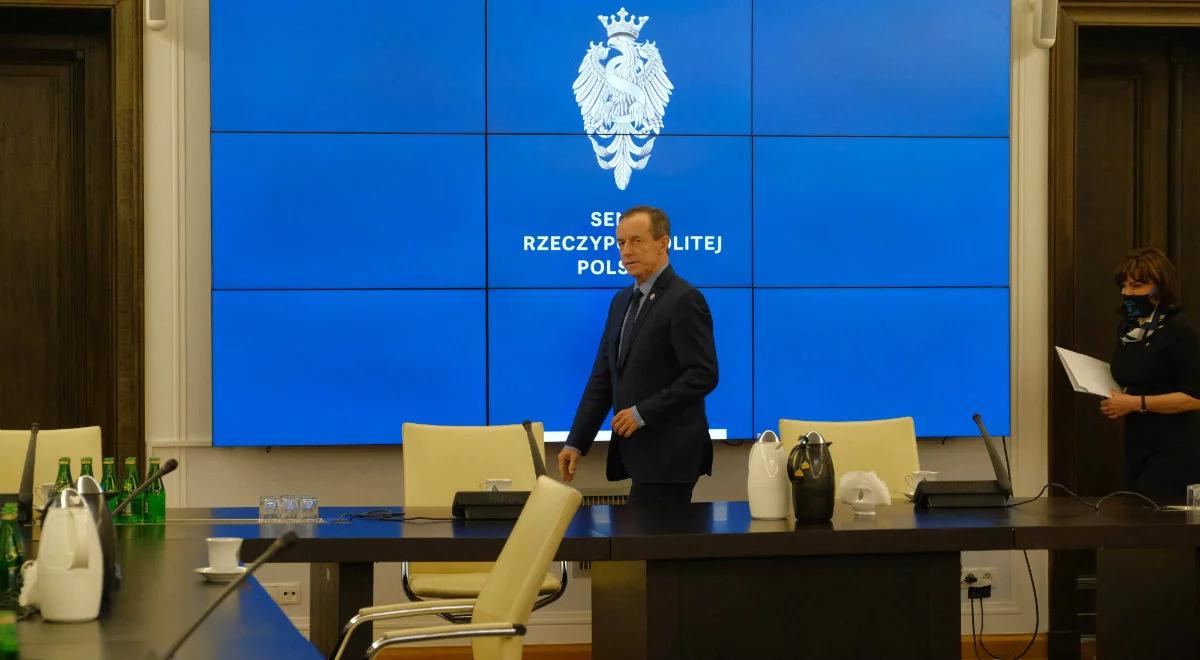 Sellin: wszystko, co jest dobre dla ludzi, Senat blokuje