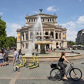 Niemcy: za zamieszki we Frankfurcie odpowiedzialni przybysze z zewnątrz