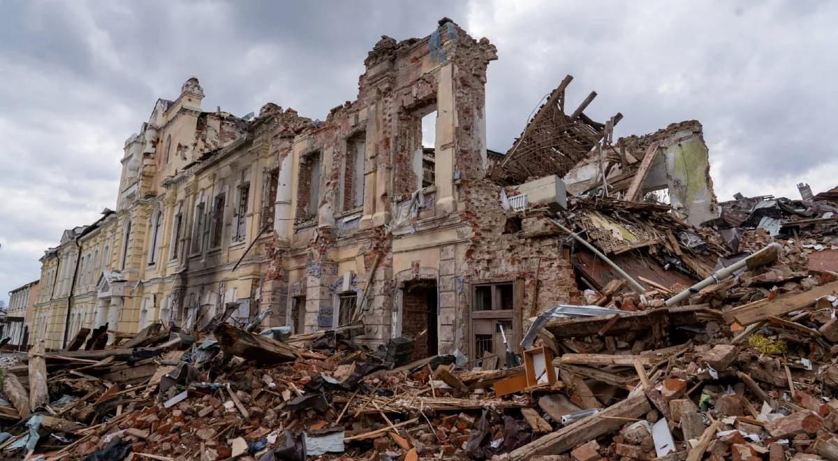 1100 rakiet spadło na Ukrainę. Zełenski: Spokojne miasta i wioski zamienili w piekło