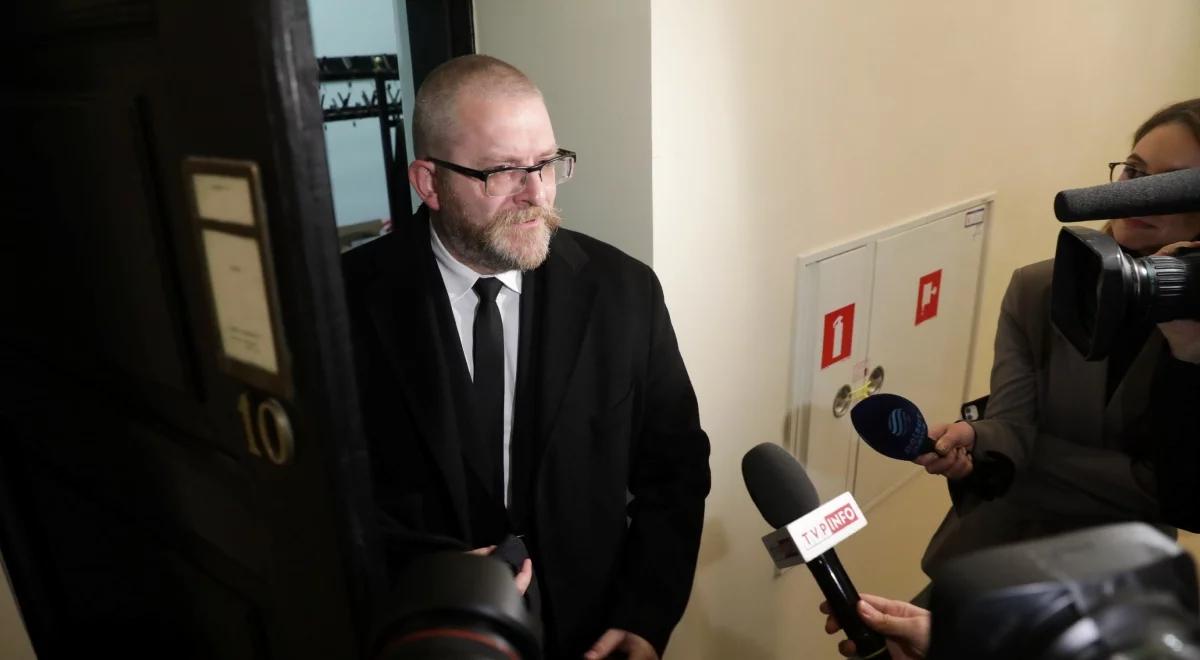 Komisja ws. uchylenia immunitetu Grzegorza Brauna odroczona do wtorku. Powodem nieobecność prokuratora