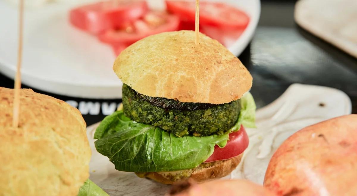 Wege burger, wegańska kiełbasa. Parlament Europejski wydał decyzję ws. nazw