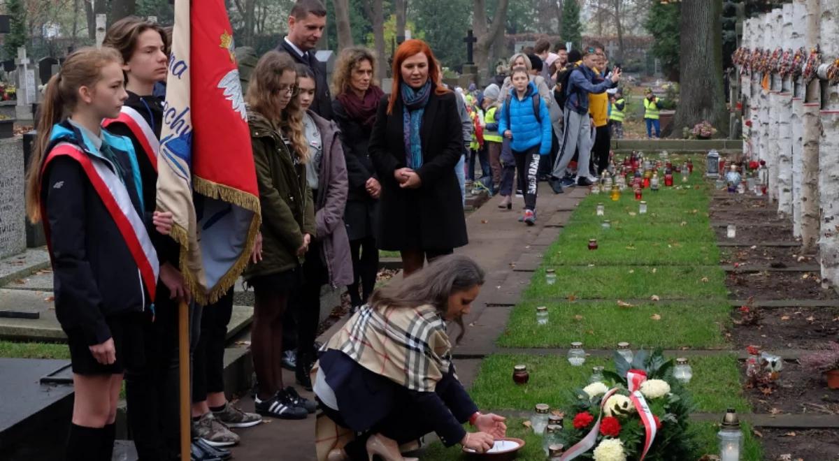 MEN: prawie 1,3 mln uczniów przyłączyło się do akcji "Szkoła pamięta"