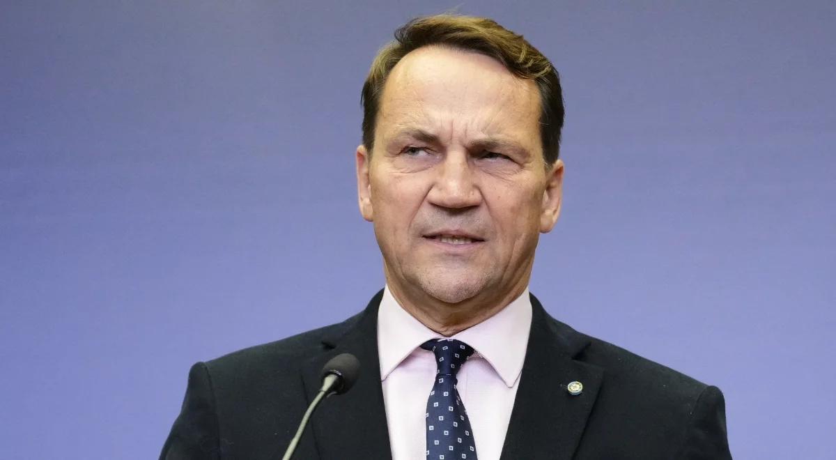 Polska zatrzyma samolot z Putinem? Sikorski kreśli scenariusz