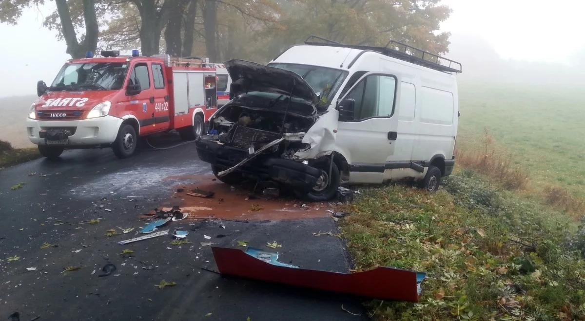 Wypadek gimbusa pod Giżyckiem. 10 osób w szpitalu