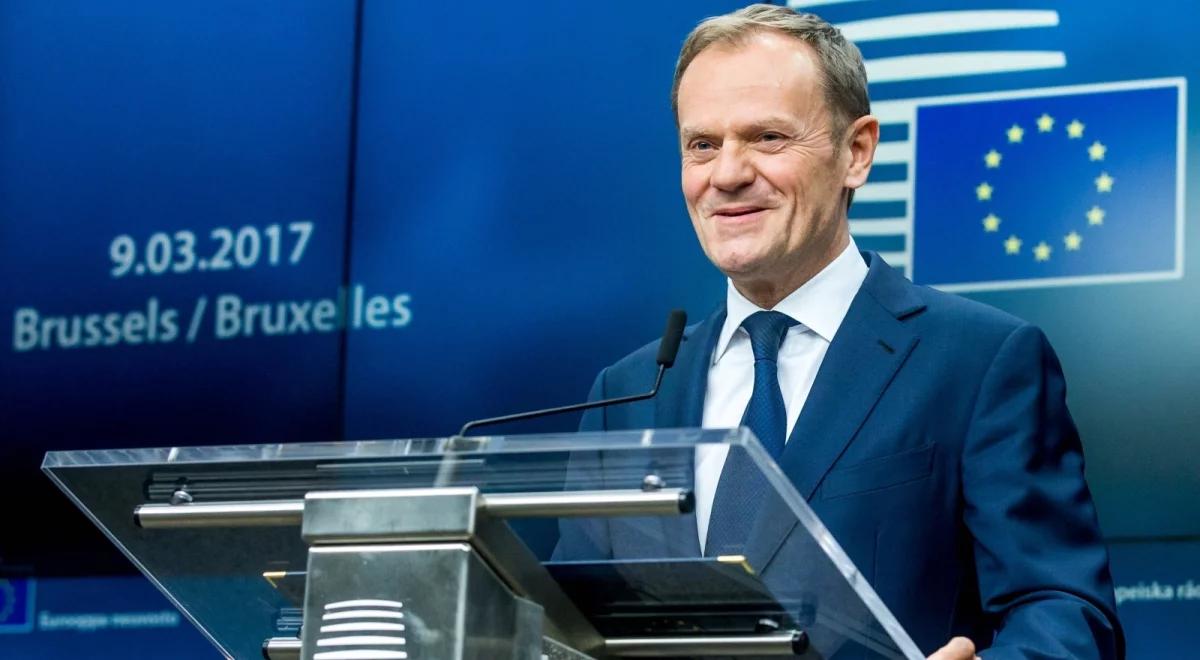 "FAS": Tusk był już na dnie, uratował go... Jarosław Kaczyński 