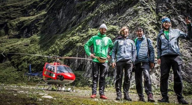 Manaslu zdobyte, Andrzej Bargiel wrócił do kraju 