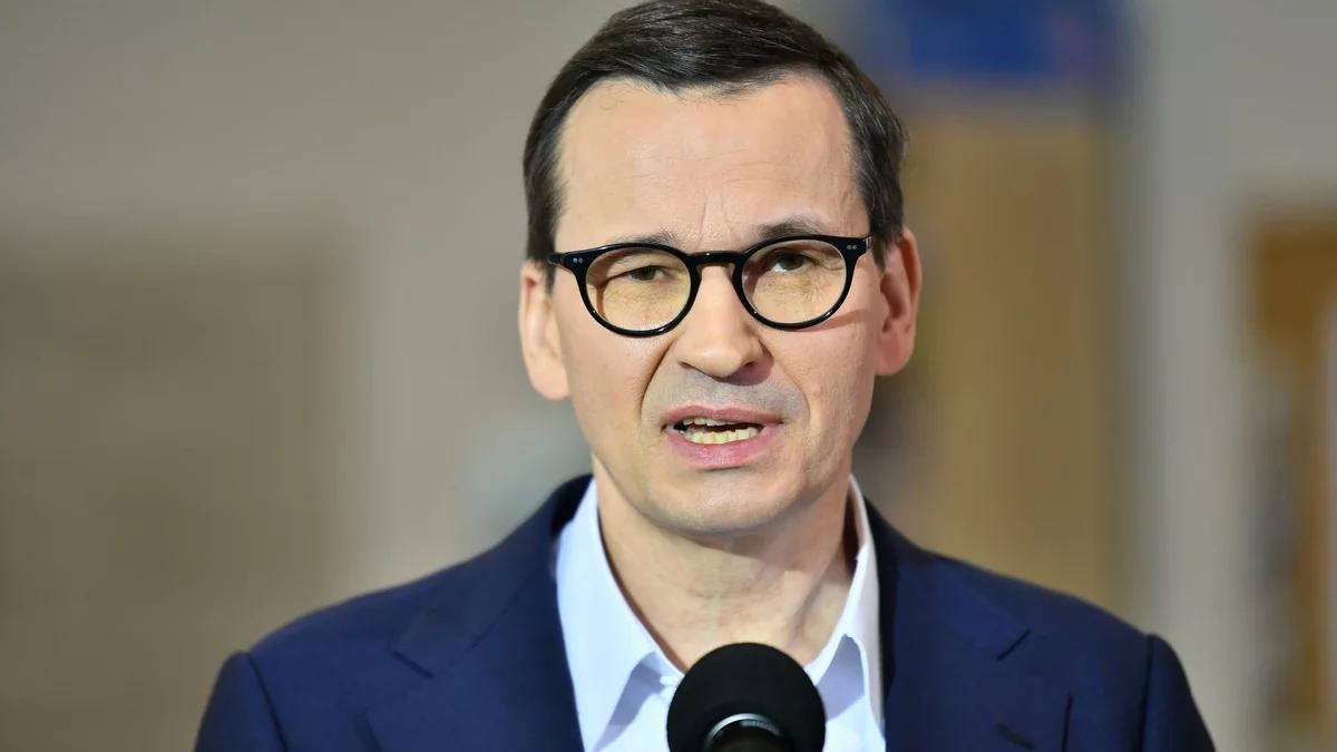 Tusk chwali się "spotkaniem" z Bidenem. Premier Morawiecki: to dobrze, przywitał się, cieszę się z tego