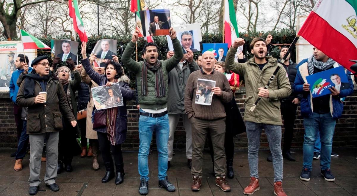 Iran: reformatorzy potępiają przemoc i amerykańskie poparcie dla protestów