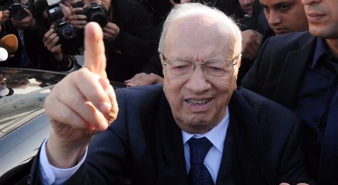 Bedżi Kaid Essebsi wygrał pierwszą turę wyborów prezydenckich w Tunezji
