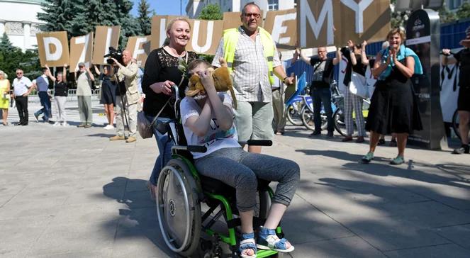 Publicyści o zakończonym proteście osób z niepełnosprawnością