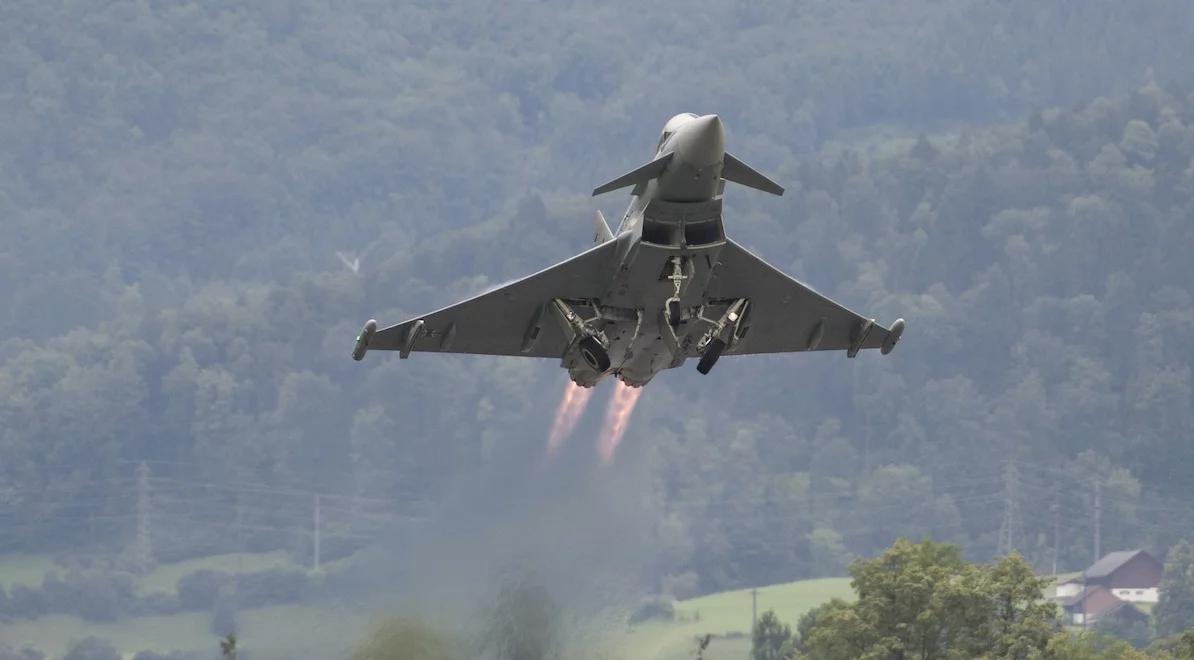 Hiszpania: myśliwiec rozbił się w pobliżu bazy wojskowej. Pilot nie zdążył się katapultować