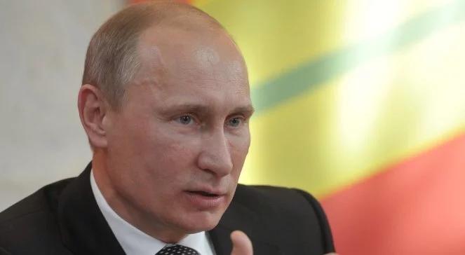 Rosjanom "przejadł się" Putin. Wszędzie go pełno