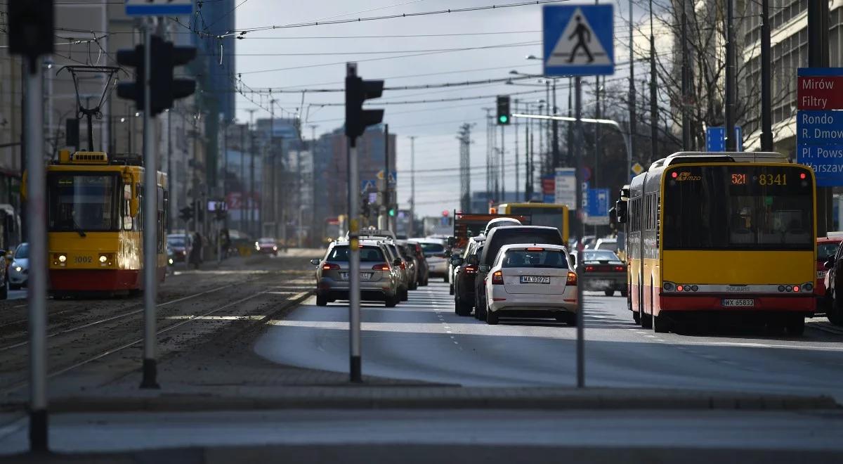 Projekt zwężenia Al. Jerozolimskich. Wiceprzewodniczący Rady Warszawy: to zadowalanie lewicowych aktywistów
