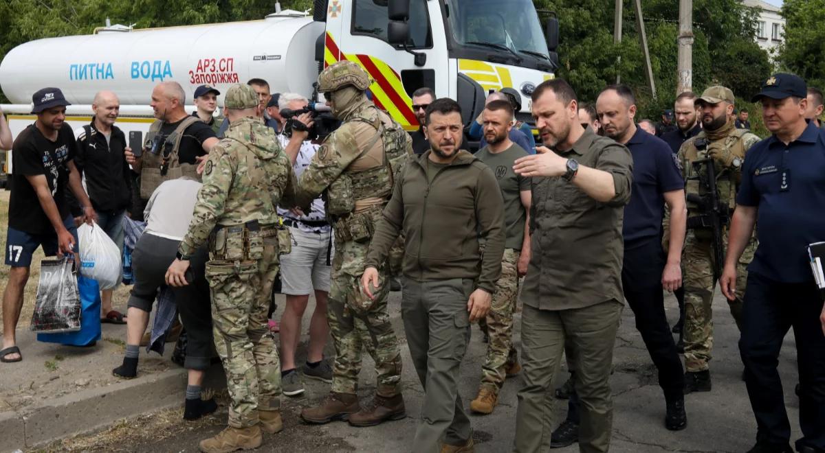 "To akt rosyjskiego terroryzmu". Wołodymyr Zełenski odwiedził zalane tereny