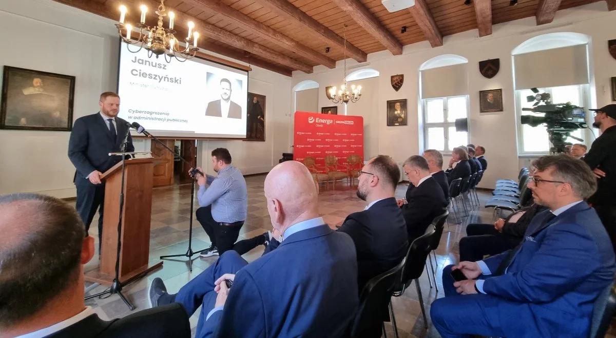 "Cyberbezpieczny samorząd". Minister Cieszyński o szczegółach wsparcia