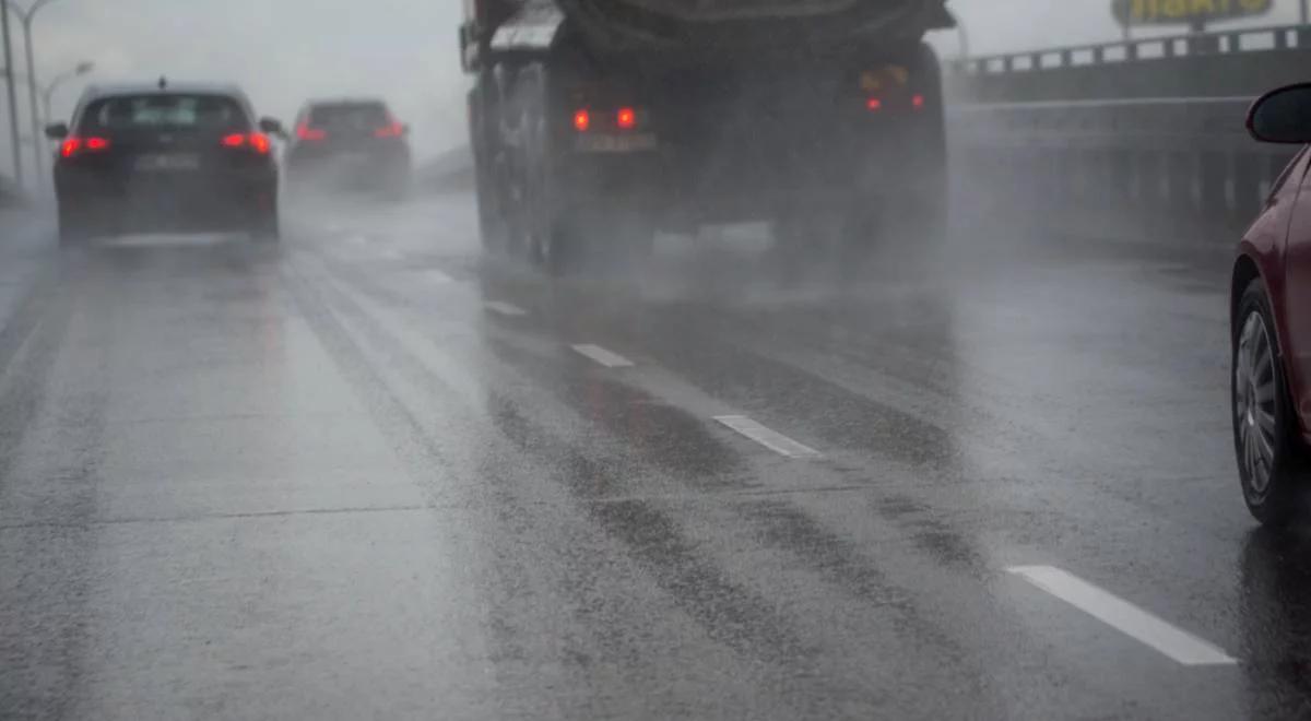 Trudne warunki na drogach. GDDKiA alarmuje kierowców