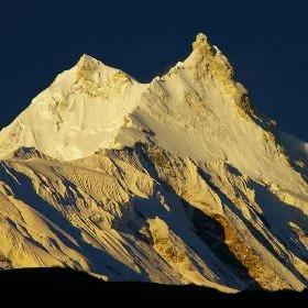 Nepal: trwają poszukiwania trzech himalaistów