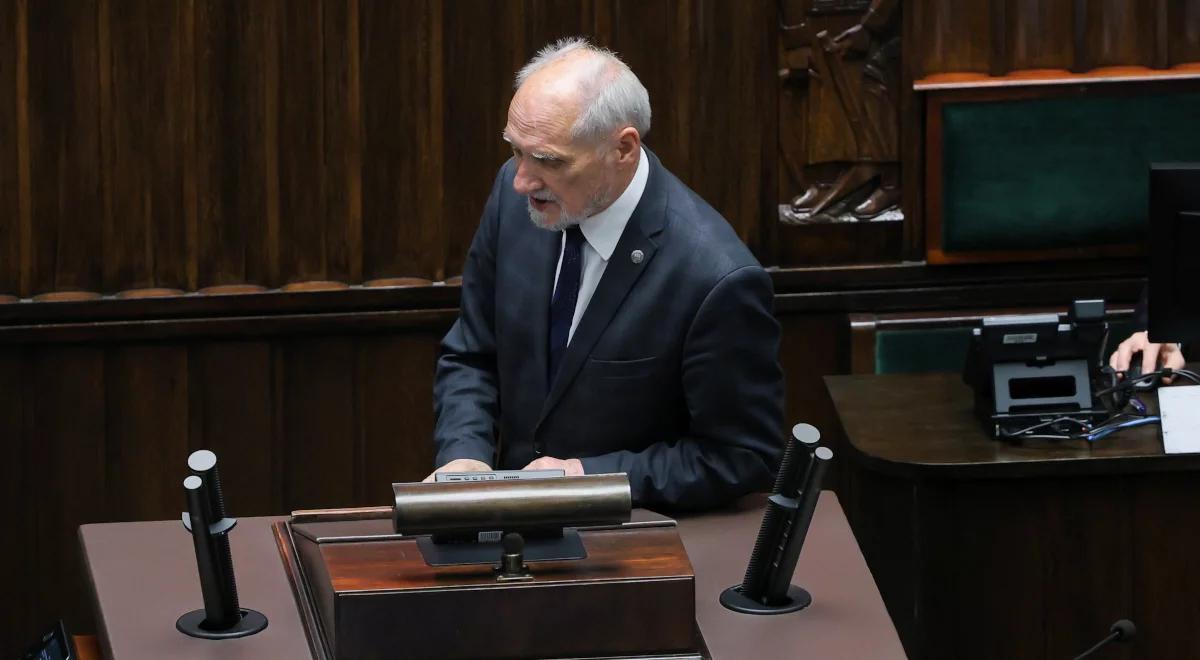 Sejm nie zajmie się immunitetem Macierewicza? "Kolejny wniosek Yeti"