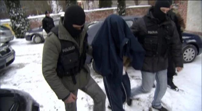 Syn znanego biznesmena nadal w szpitalu. Napastnik w areszcie