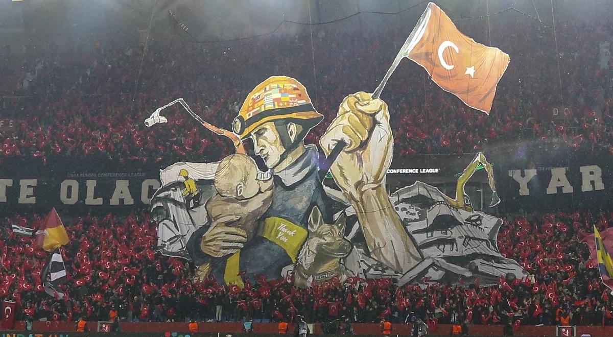 Liga Konferencji: kibice Trabzonsporu dziękują światu za pomoc. Nie zapomnieli o Polsce [WIDEO]