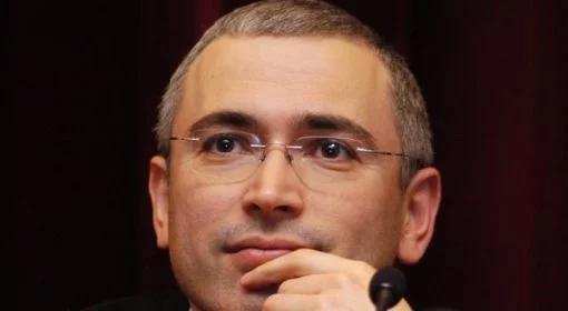 Wyrok na Chodorkowskiego "przyniesiony w teczce". Sędziemu grożono