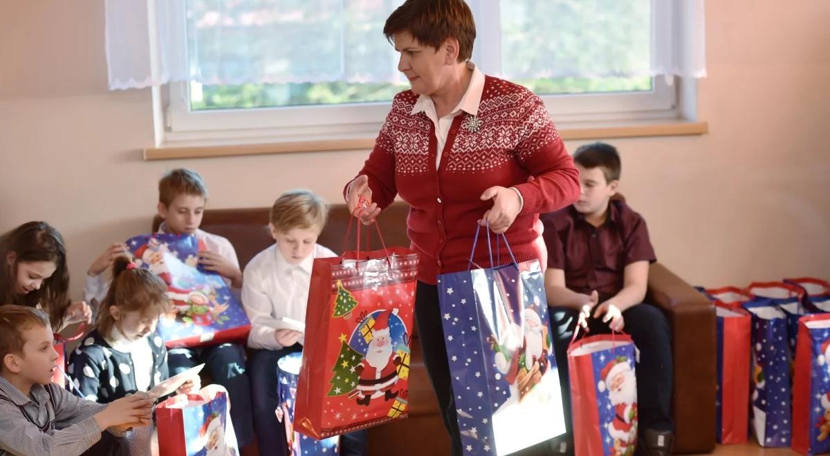 Mikołajkowe spotkanie z premier Szydło w placówce wychowawczej. "Było na luzie"
