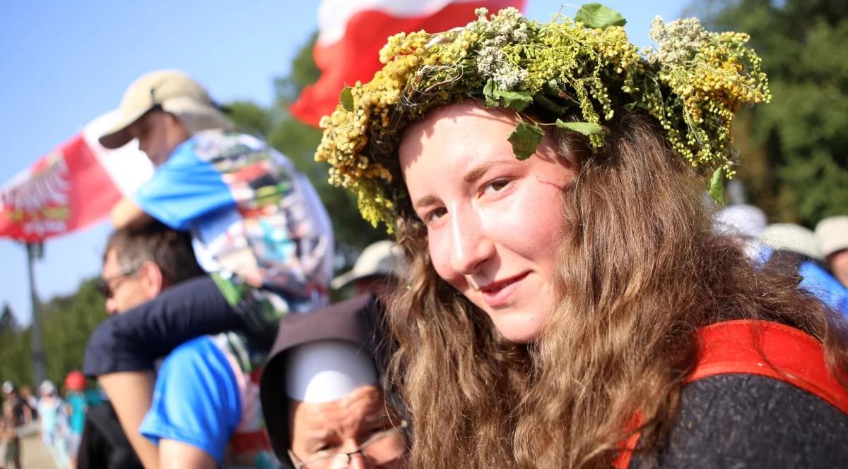 Jak radzą sobie uczestnicy 305. Warszawskiej Pielgrzymki Pieszej? [WIDEO]