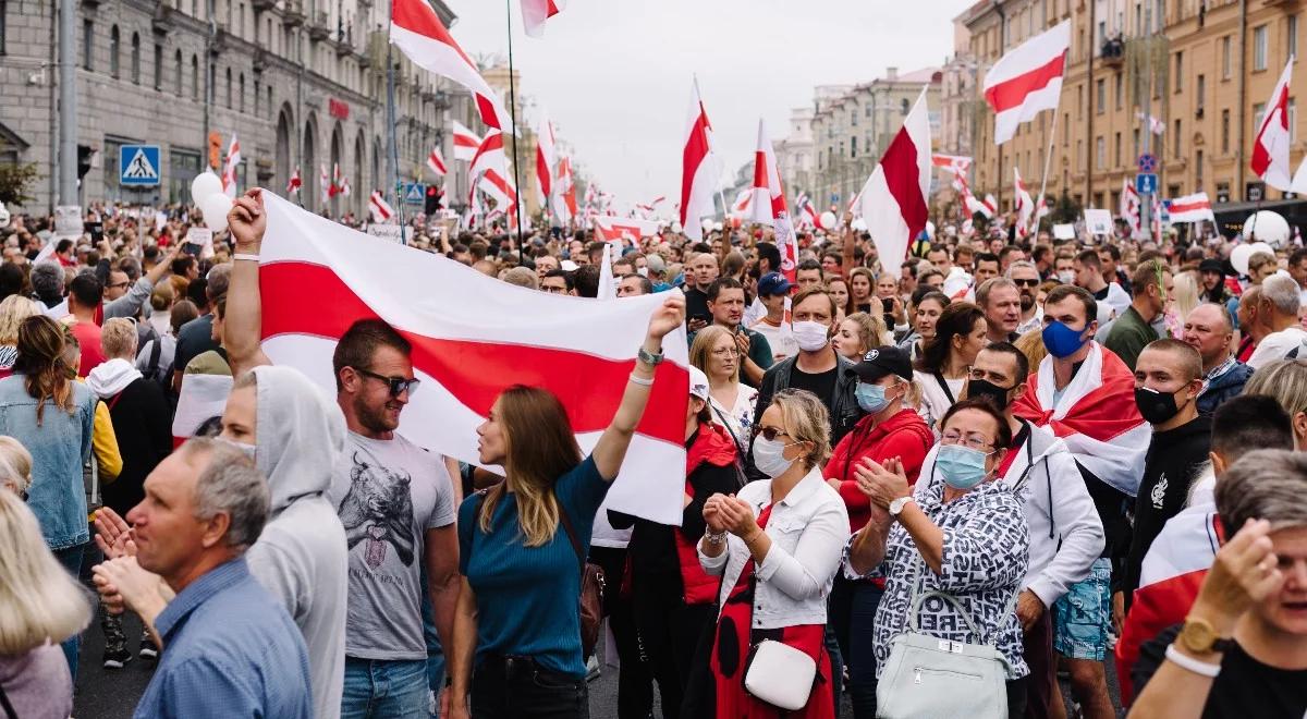 Marcin Przydacz: wydaliśmy ponad milion wiz dla Białorusinów