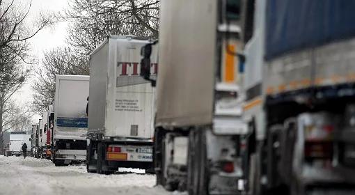 Polacy utknęli na granicy. Rząd nie podpisał umowy z Rosją