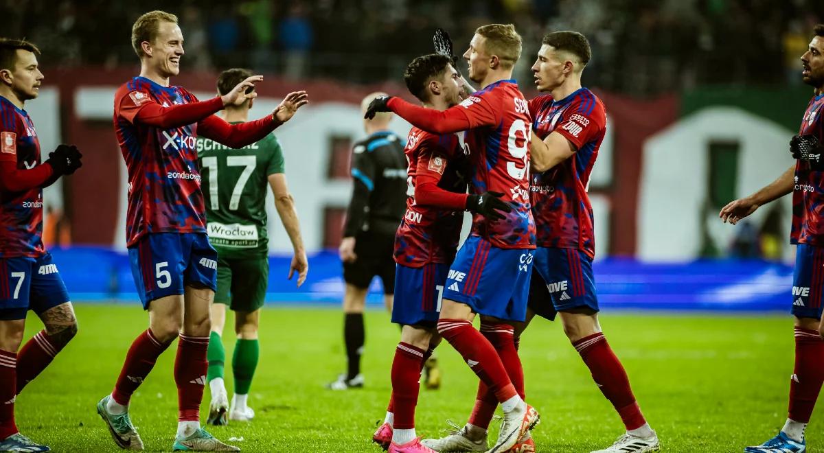 Ekstraklasa: niewypał odchodzi z Rakowa. Zagra poza Europą