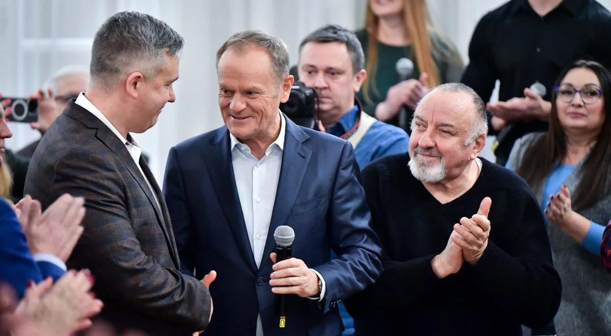 Tusk obiecał esbekom "naprawienie krzywd". Sondaż pokazuje, co myślą o tym Polacy