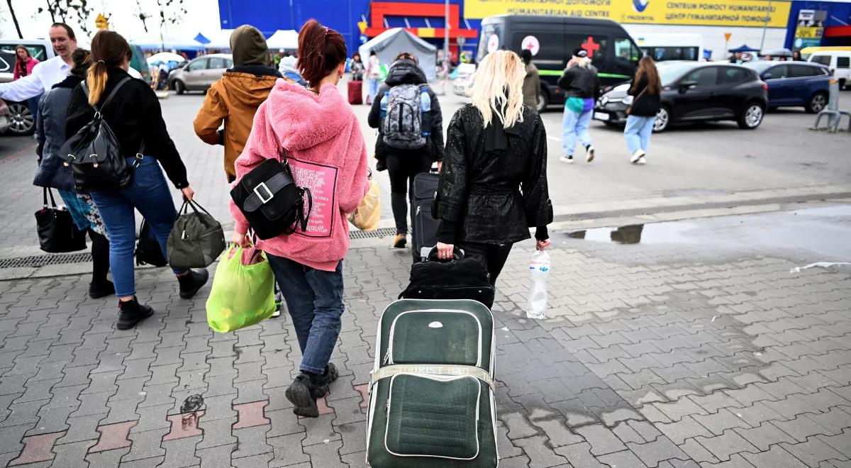 Kolejne miliony euro od KE na pomoc uchodźcom. "Dostęp do potrzebujących jest utrudniany"