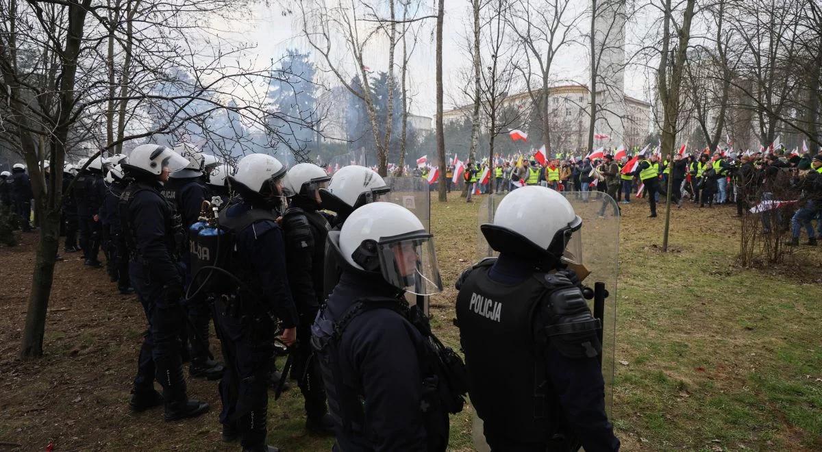 Protest rolników. Szef MSWiA broni policjantów. "Zachowali się profesjonalnie"