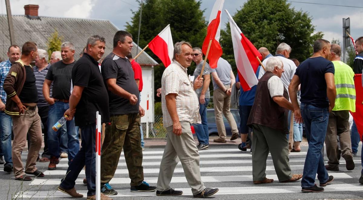 Plantatorzy czarnych porzeczek zawiesili protest. Głos zabiera wicepremier Piechociński
