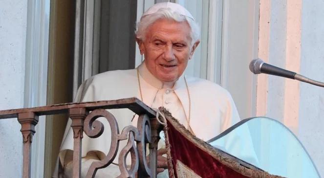Ostatni twitt papieża: dziękuję za waszą miłość!