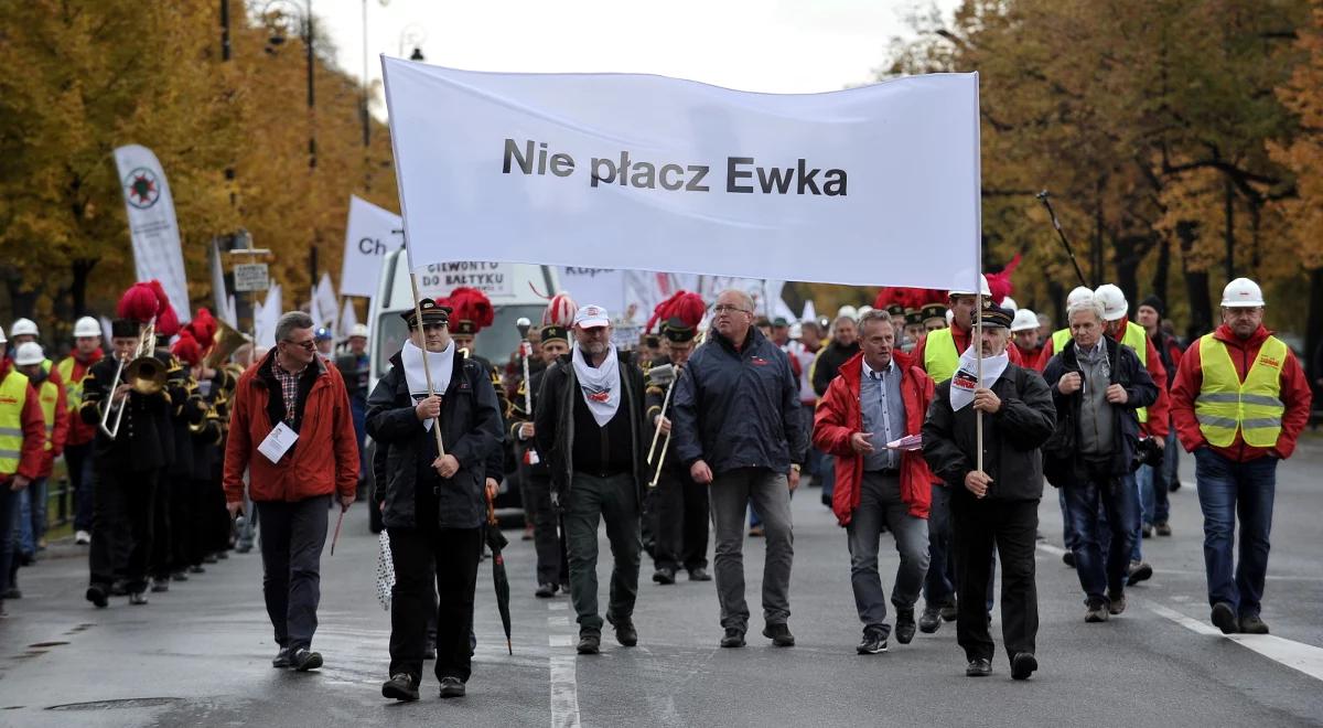 Zakończona demonstracja związkowców. "Pani premier w ostatniej chwili postanowiła uciec"