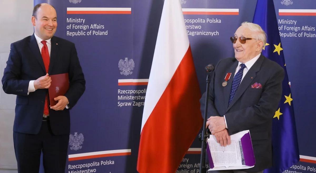 Bene Merito dla b. więźnia Auschwitz za walkę z "polskimi obozami zagłady"