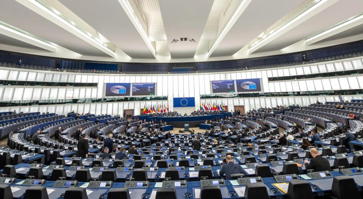 PE: polscy europosłowie o próbie fałszowania historii przez Rosję