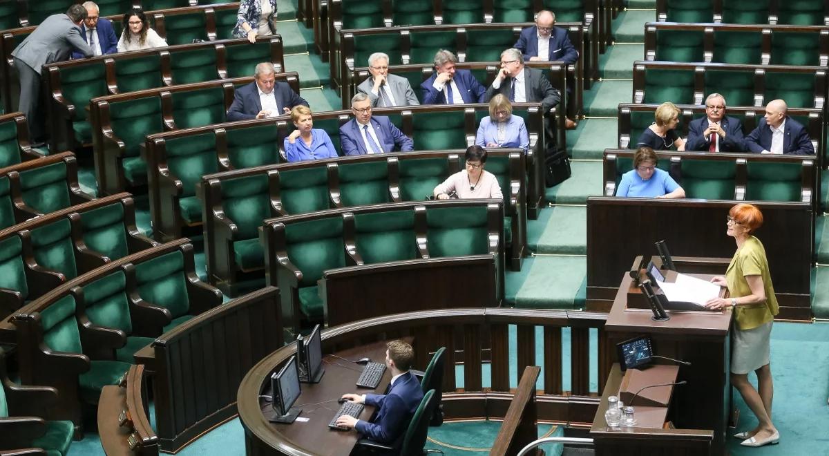 "Rodzina 500+". Elżbieta Rafalska: koncentrujemy się na likwidacji niepożądanych zjawisk