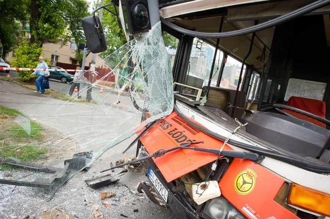 Siedem osób rannych w wypadku autobusu i auta