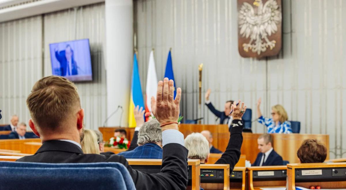 Świadczenia dla rodzin poległych funkcjonariuszy przyjęte w Senacie. "Jednogłośne poparcie"