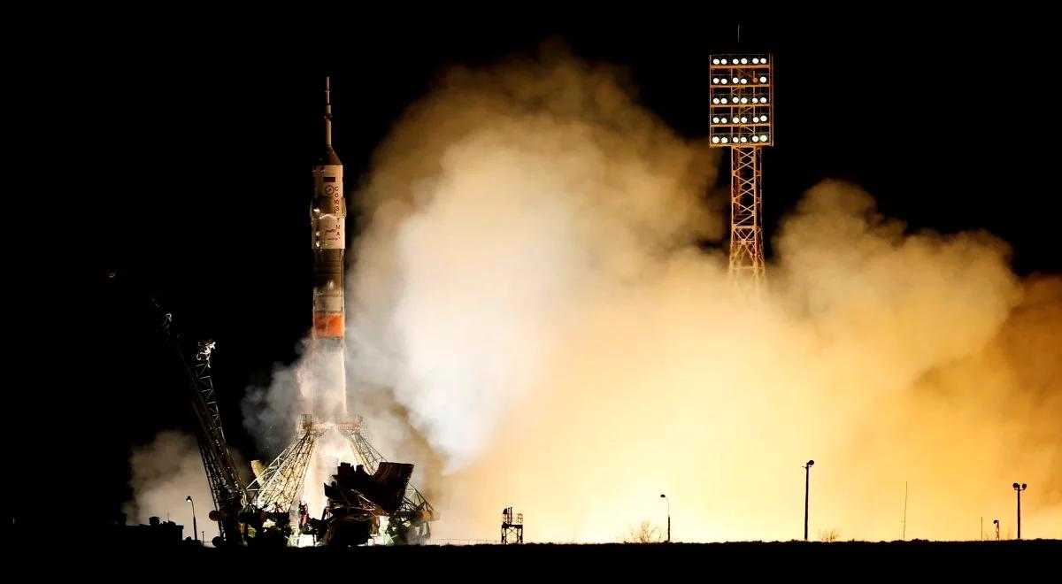 Sojuz w drodze na Stację Kosmiczną. Astronauci spędzą rok na orbicie