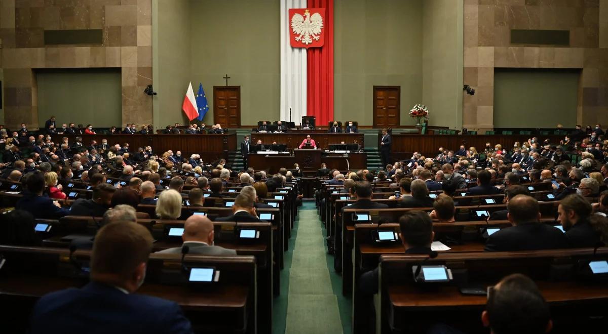 Zdecydowana przewaga Zjednoczonej Prawicy nad rywalami. Sprawdź najnowszy sondaż