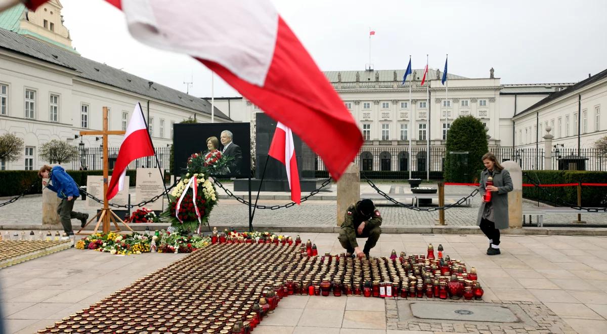 12. rocznica katastrofy smoleńskiej. Premier: wciąż mierzymy się z tą tragedią