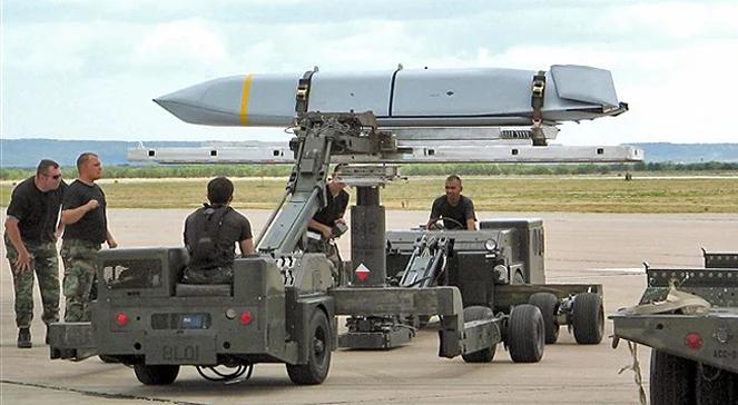 Polskie F-16 będą uzbrojone w pociski JASSM. Za trzy lata